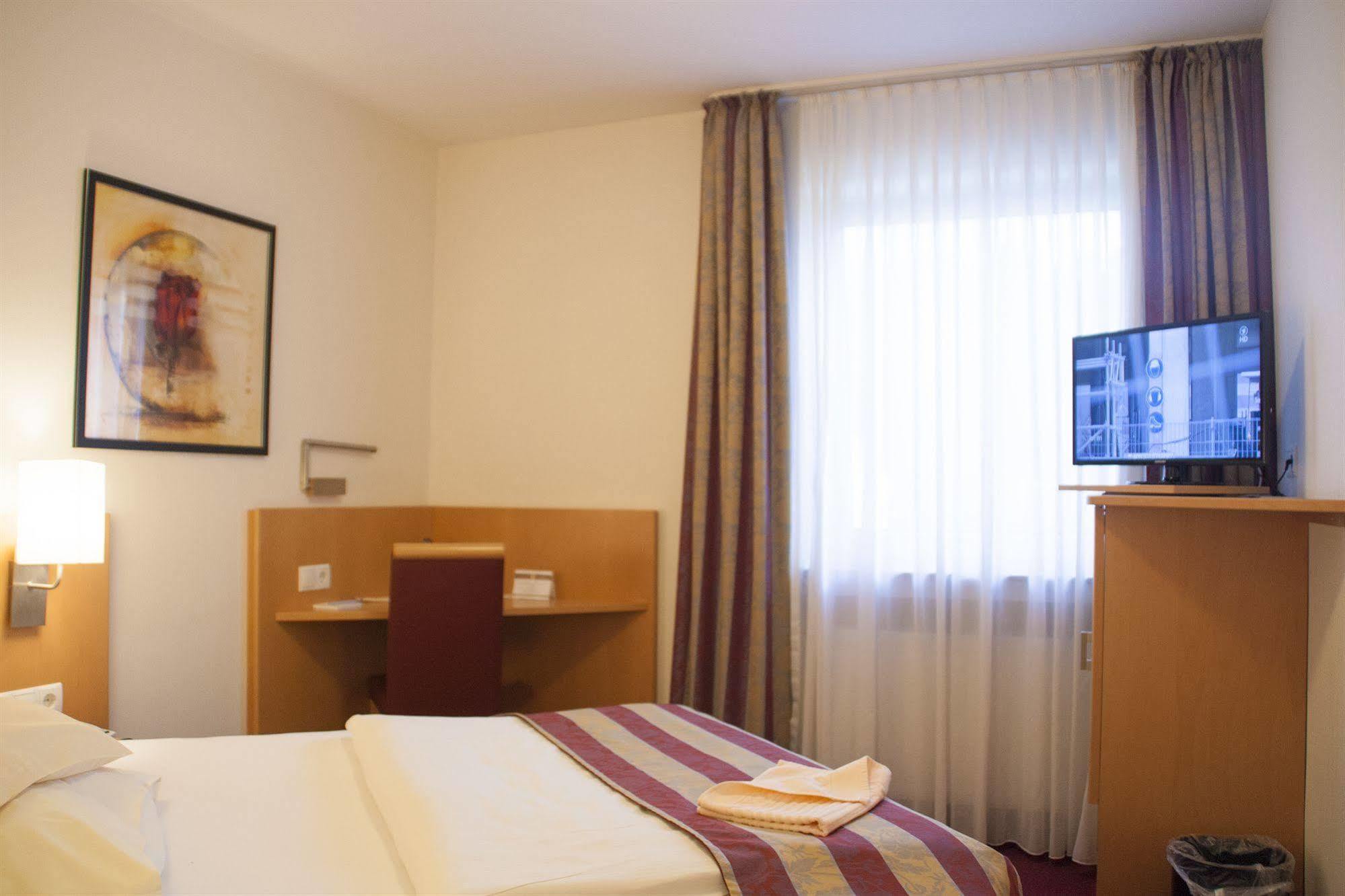 Zum Adler Hotel 3*